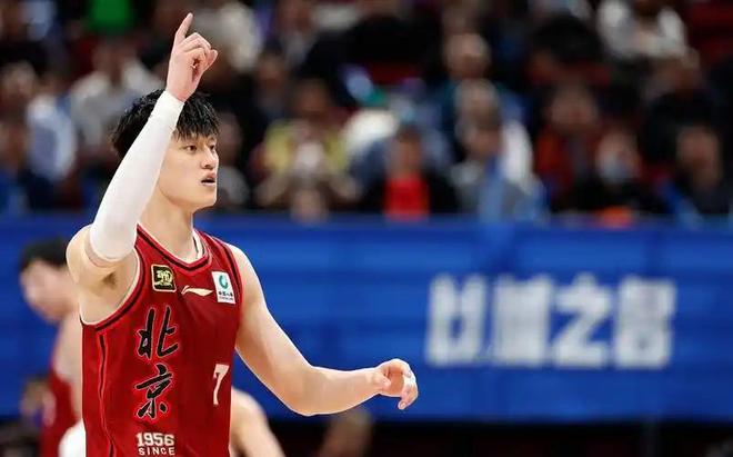 窗口期孟菲斯灰熊调整名单以备欧冠，回应争议环节打磨，球迷炸锅，赛季目标并未改变(周二004欧冠杯里斯本竞技vs曼城)