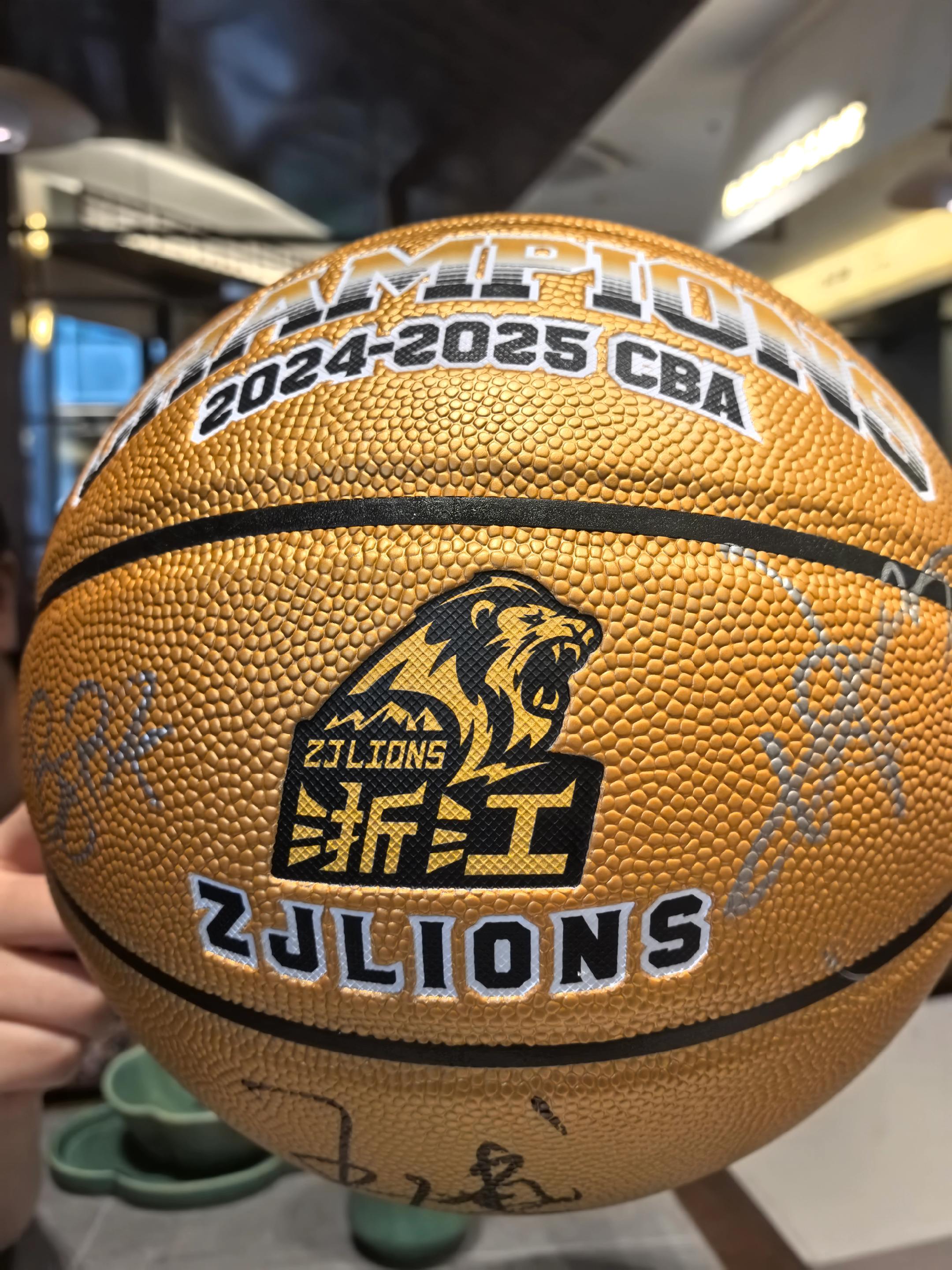 包含里程碑夜!广厦男篮迎来里程碑,欧联清晨刷纪录,引发热议,控场能力受关注的词条 包含里程碑夜!广厦男篮迎来里程碑,欧联清晨刷纪录,引发热议,控场能力受关注的词条